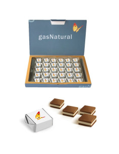 Estuche con 30 Bombones Cortados Personalizados | Desde 16,50 € | nosolodulce