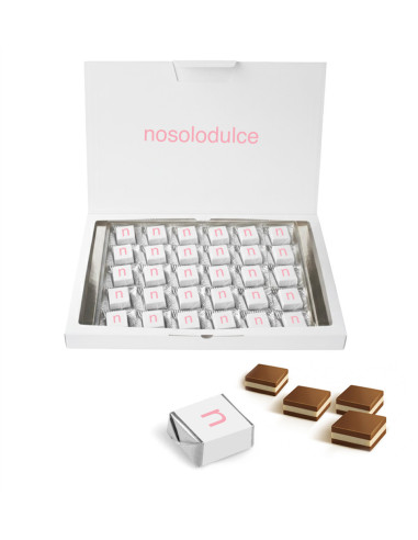 Estuche con 30 Bombones Cortados Personalizados | Desde 16,50 € | nosolodulce