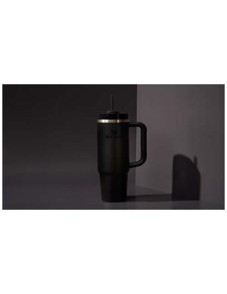 Vaso aislado de acero inoxidable reciclado Stanley Quencher® H2.0 FlowState™ 890 ml N09189001